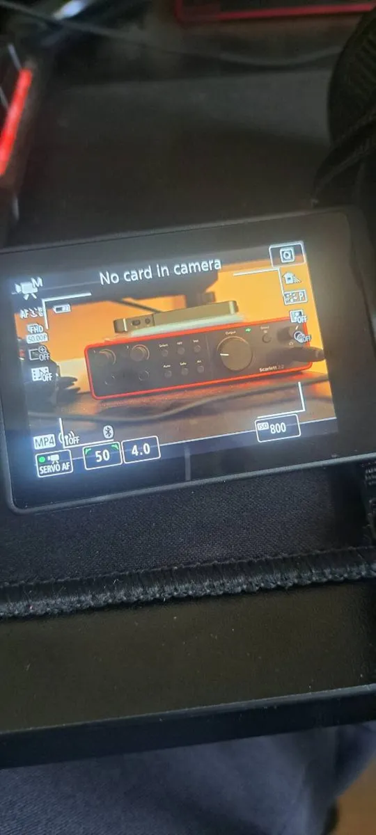 Canon 200d with lens 18-55 and 16gb SandDisk - Image 2