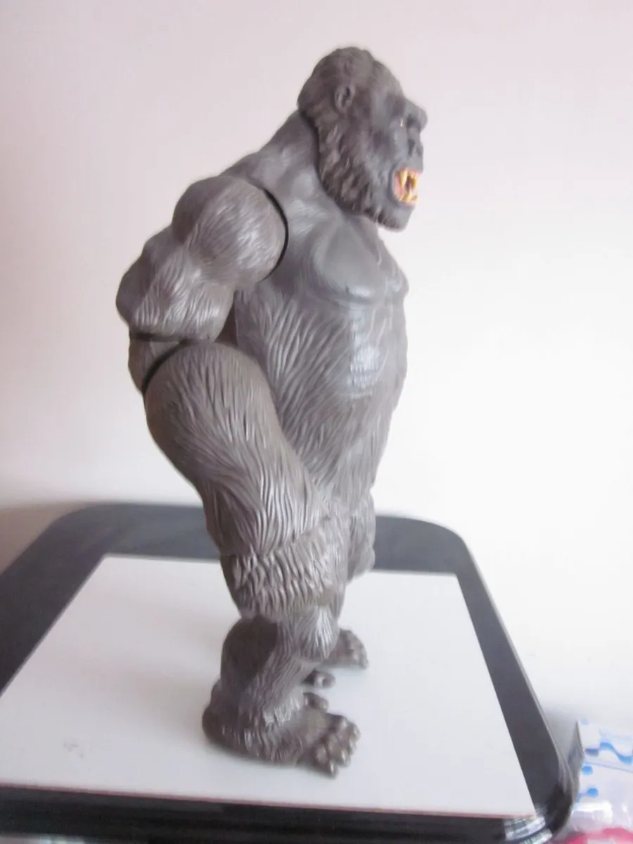 King Kong Skull Island Poseable Action Figure 18" - Image 4