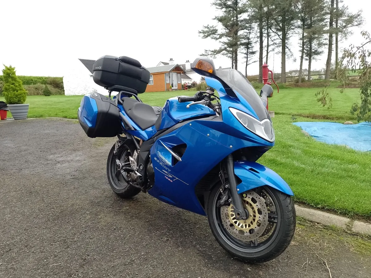 HELMET, BOOTS + TRIUMPH ST 1050cc. NO TIMEWASTERS. - Image 1