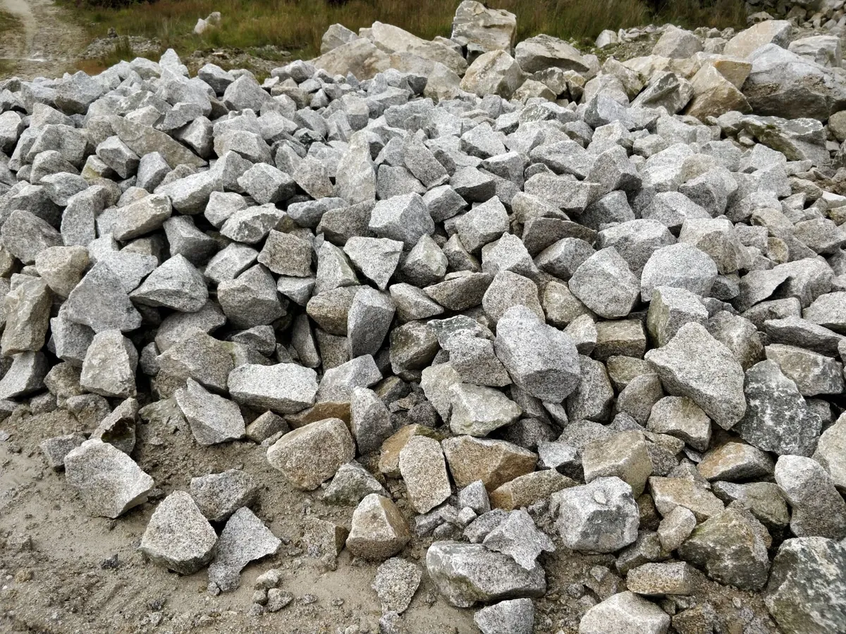 Granite wall building - Image 2