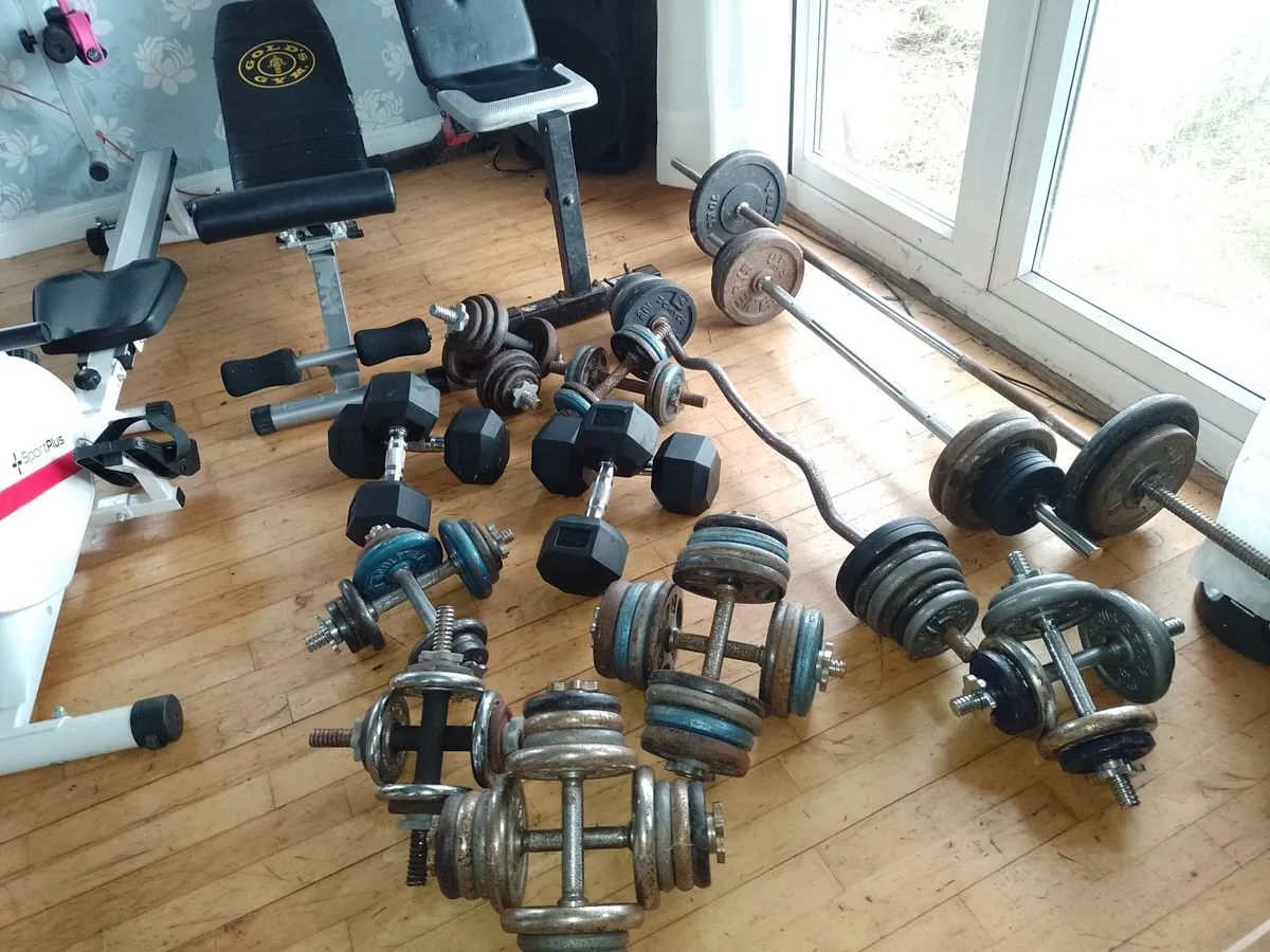 WEIGHTS/BARS/BENCHES. FOR SALE JOB LOT. - Image 2