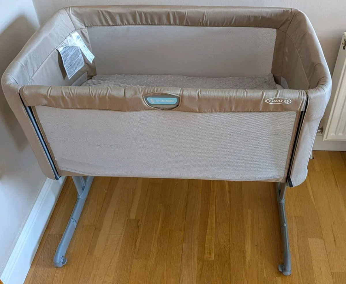 Graco Sweet2Sleep Bedside Bassinet - Image 1