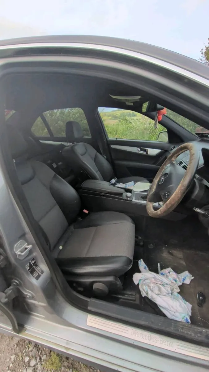 Mercedes c220 - Image 4
