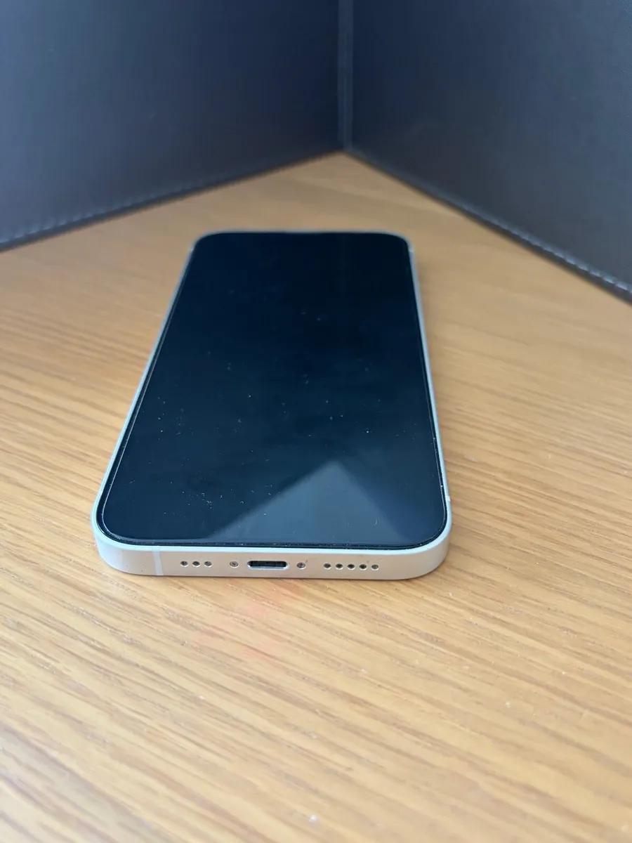 IPhone 13 Unlocked Mint Condition - Image 4