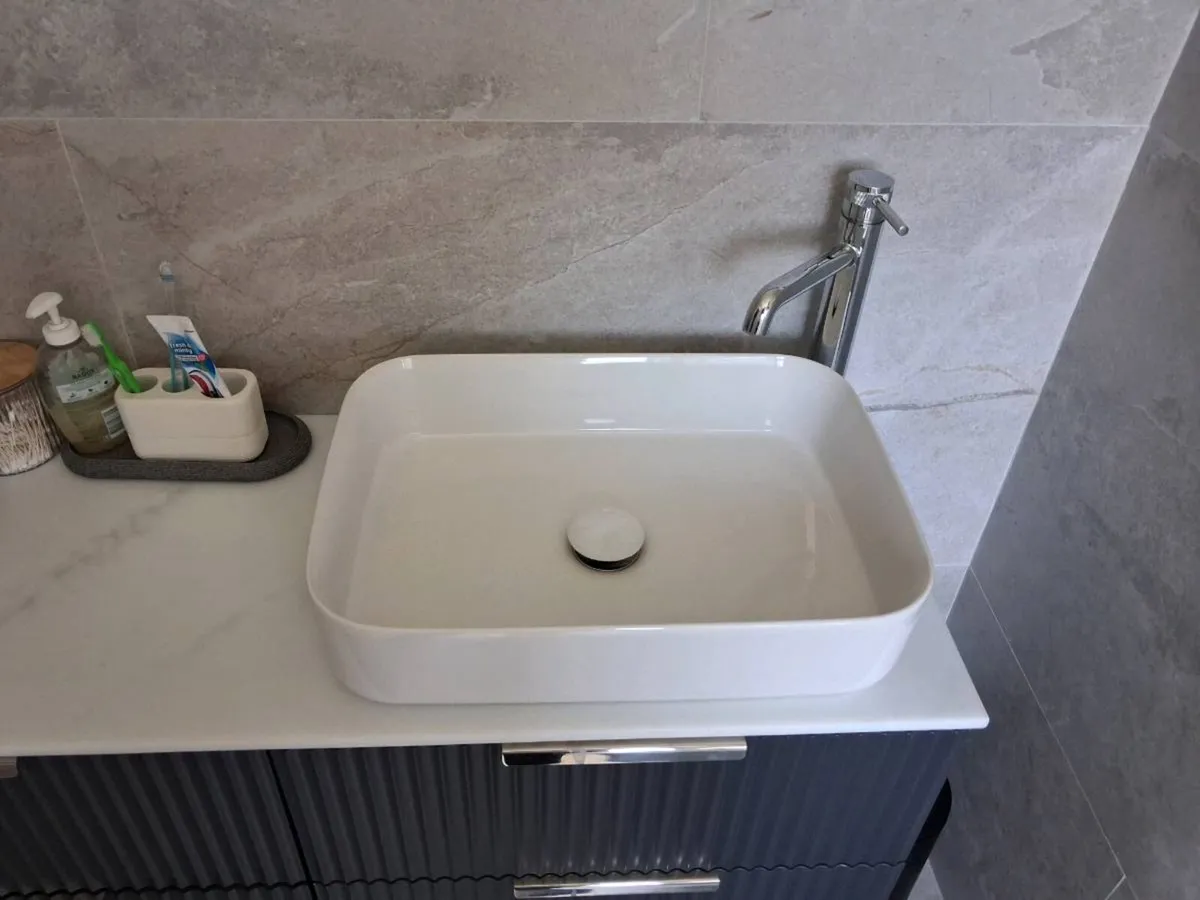 Bathroom sink - Image 3