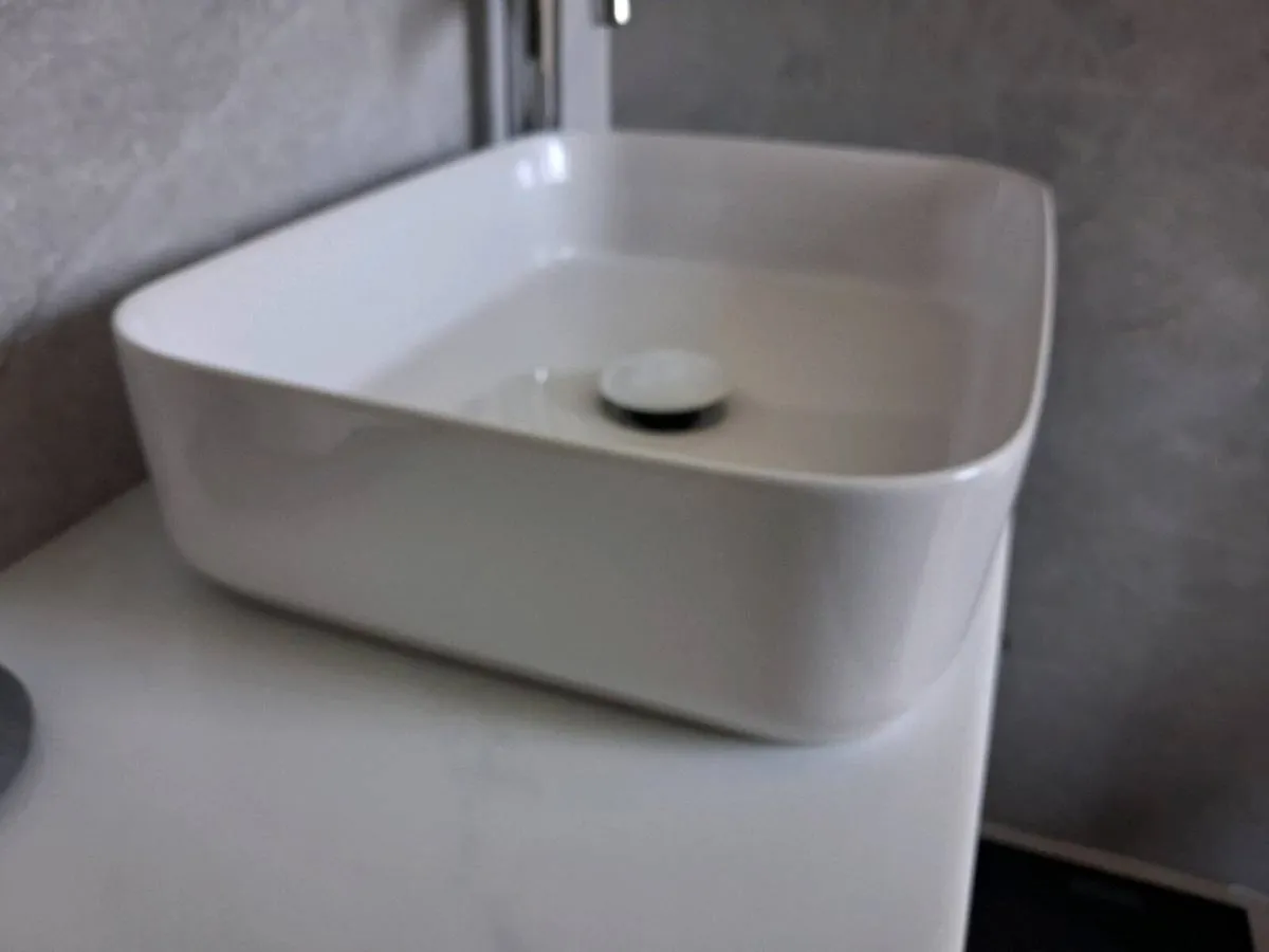 Bathroom sink - Image 4