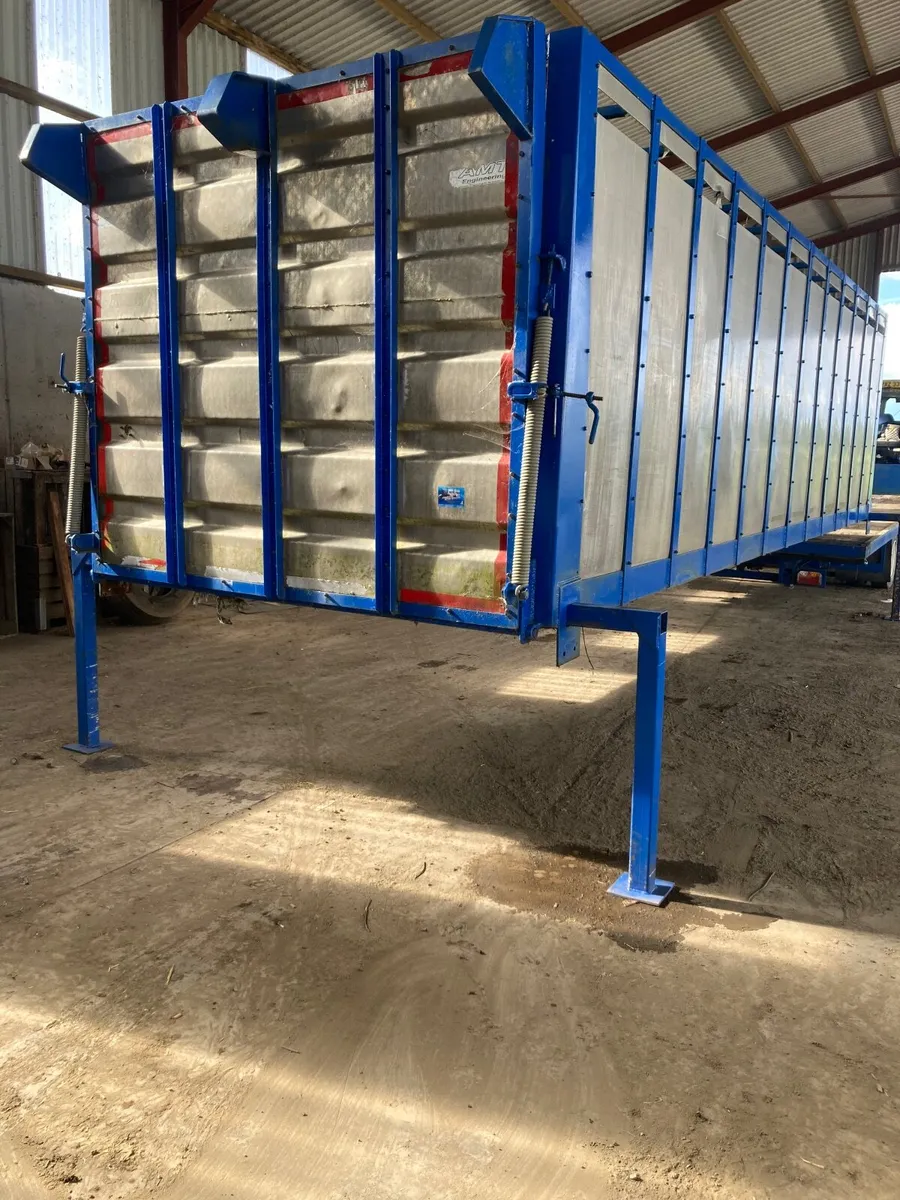 25ft cattle trailer - Image 3