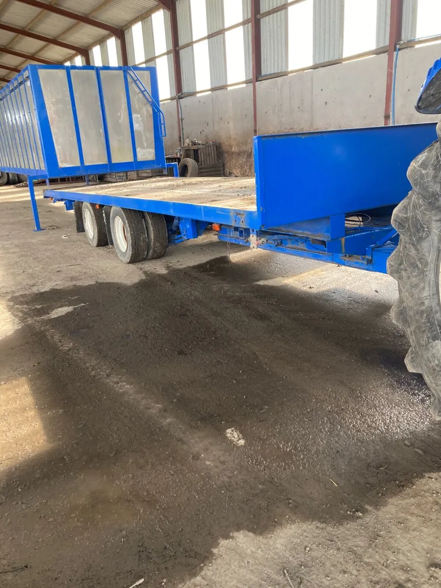 25ft cattle trailer - Image 4