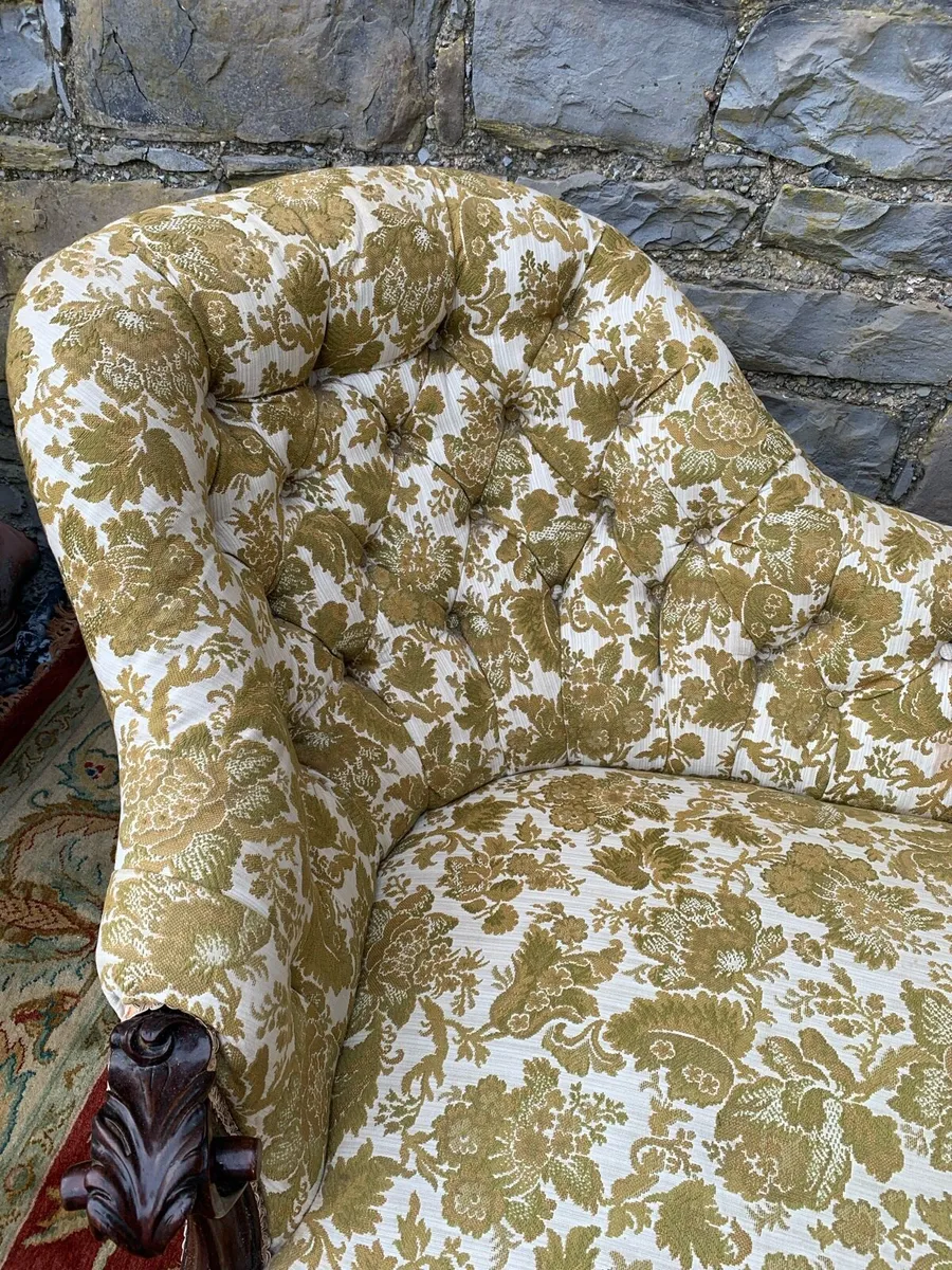 Victorian walnut 3 piece Salon Suite. - Image 4