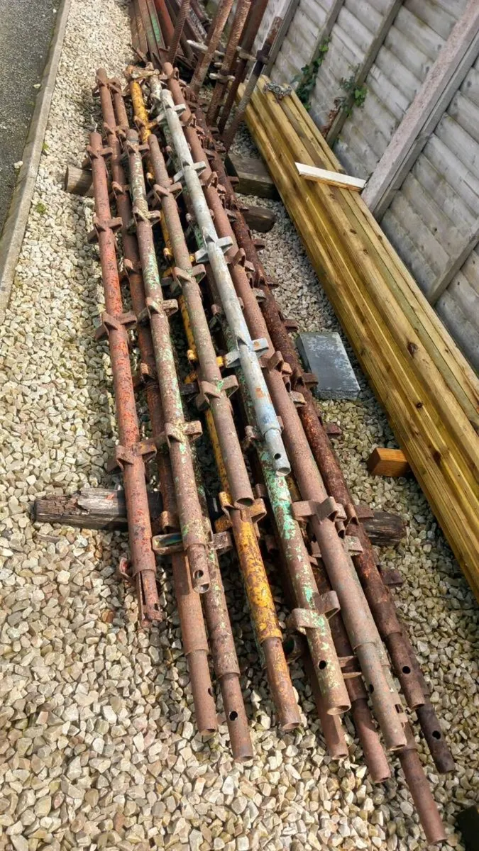 Kwikstage scaffolding - Image 1