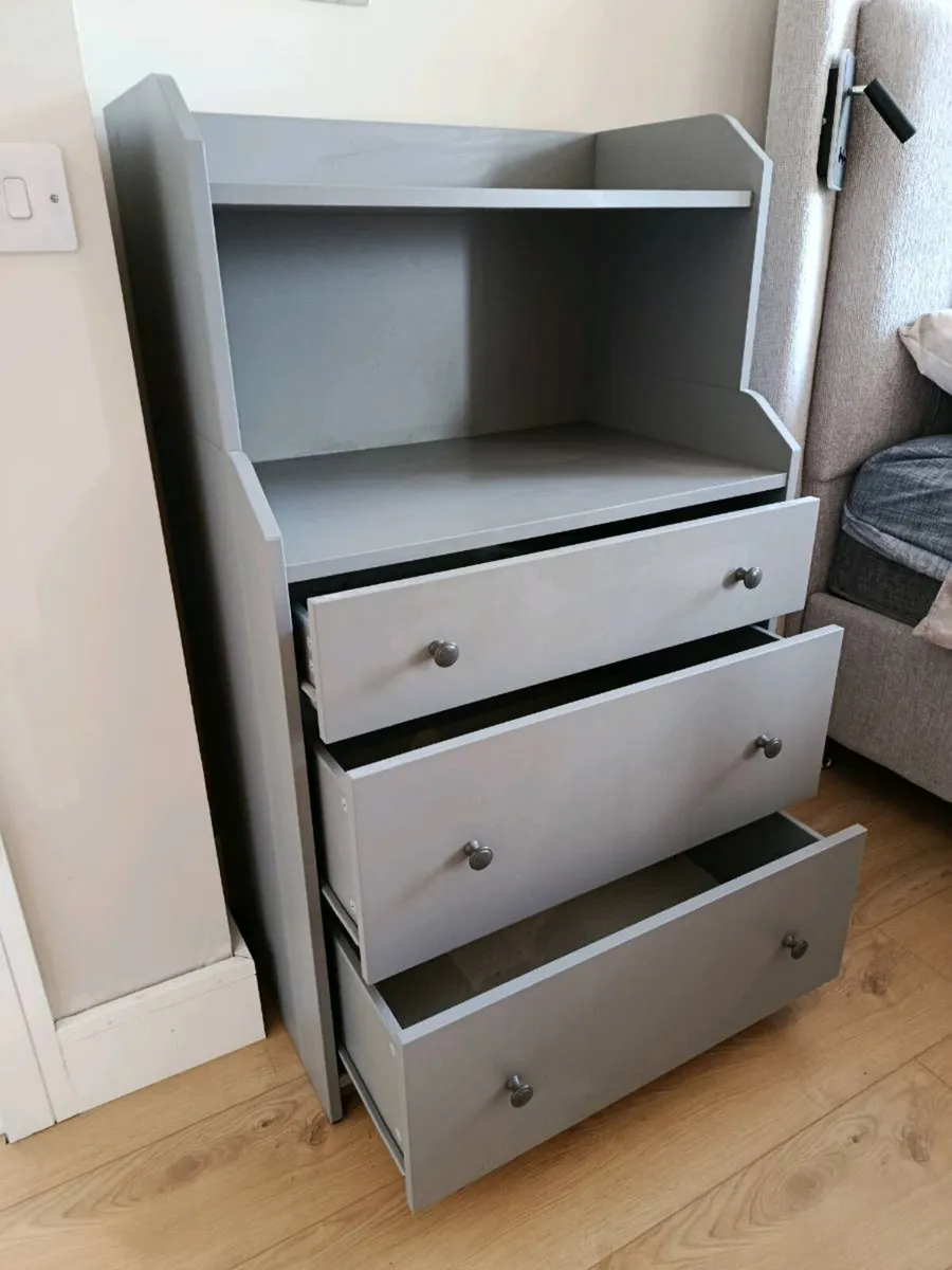Chest of drawers - Image 2
