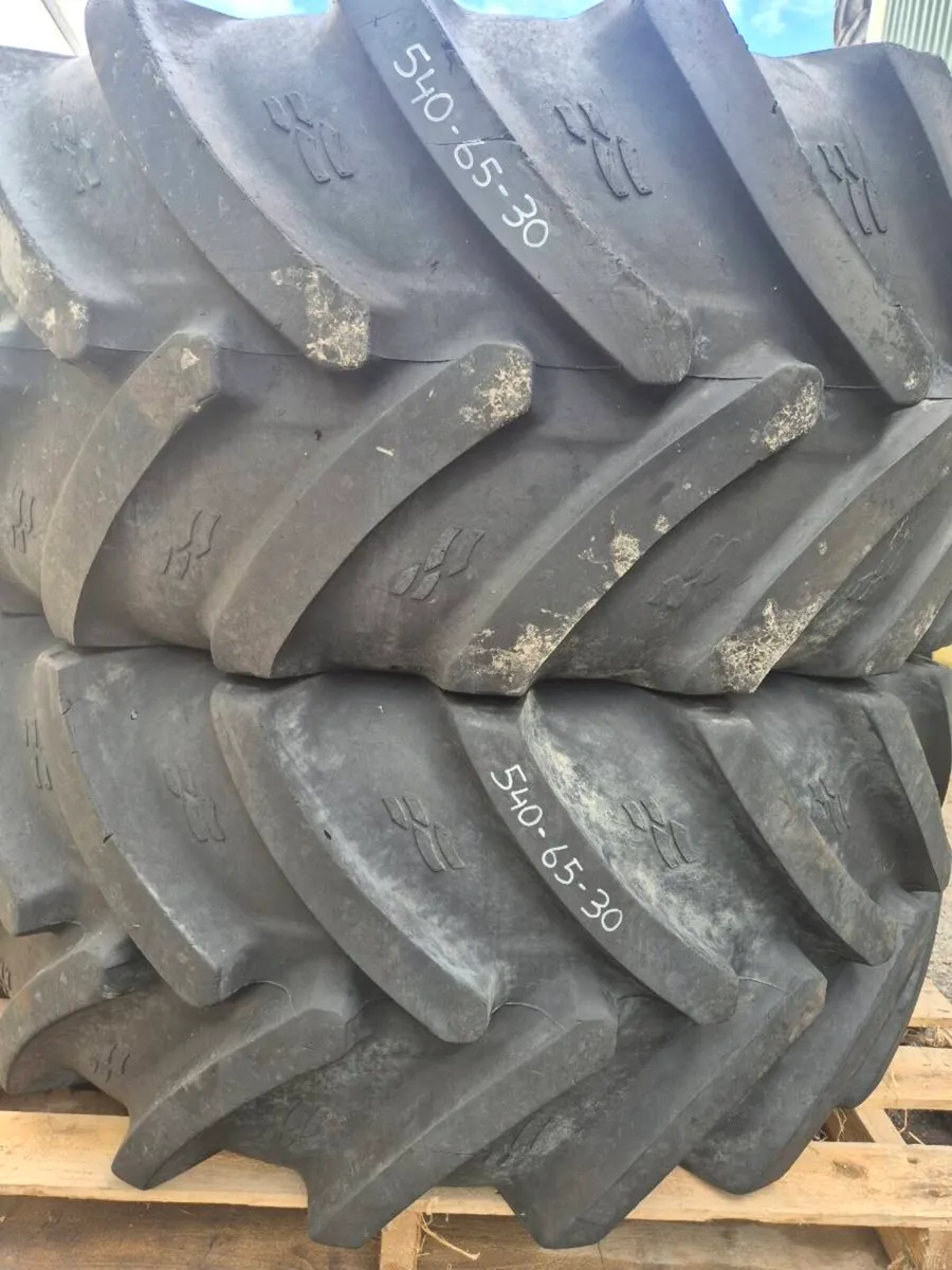 Tractor tyres - Image 1