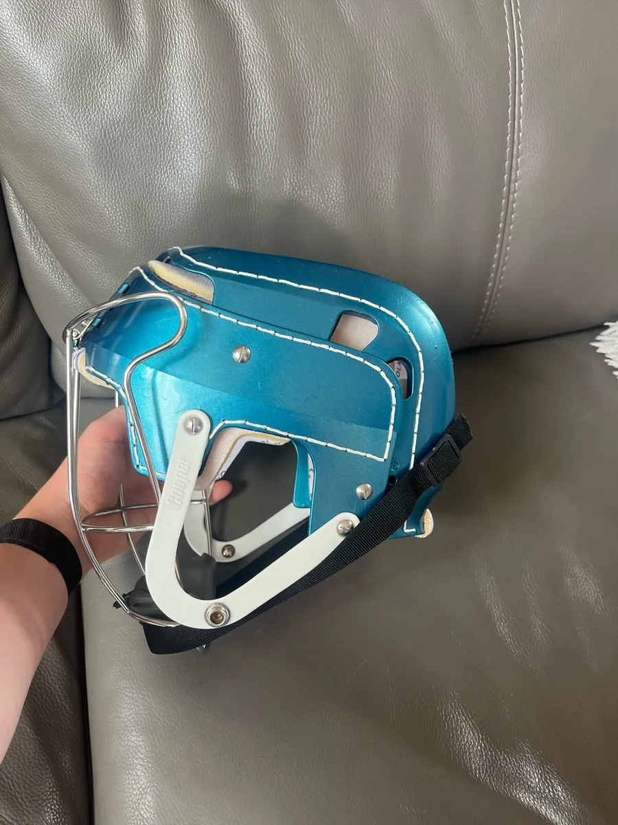 Cooper hurling helmet - Image 3
