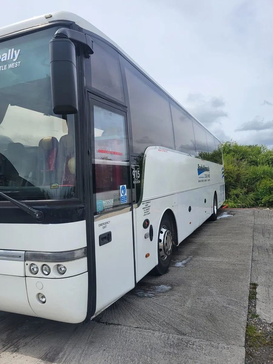 Buses & coaches - Image 3
