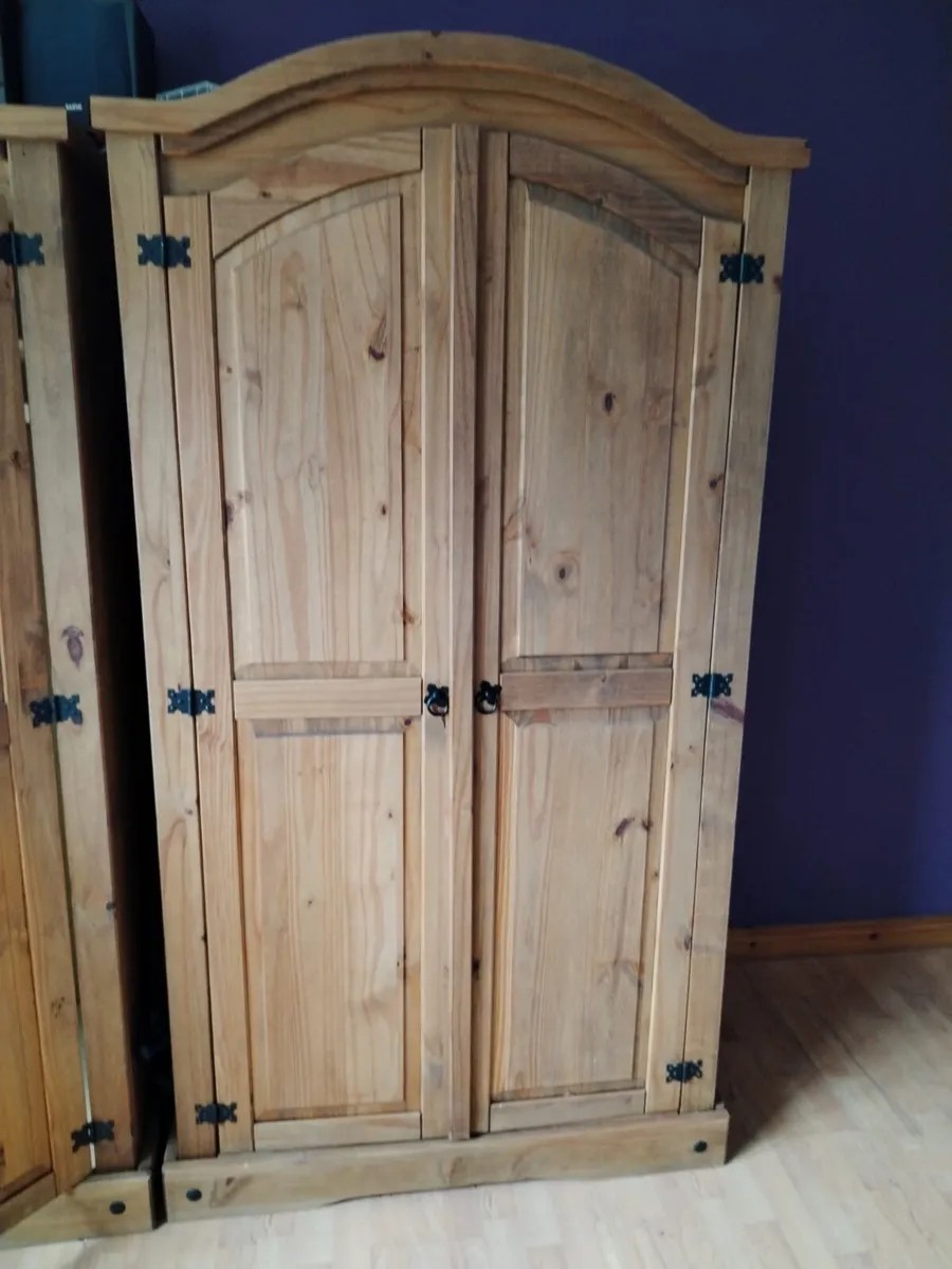 Bedroom furniture - Image 1