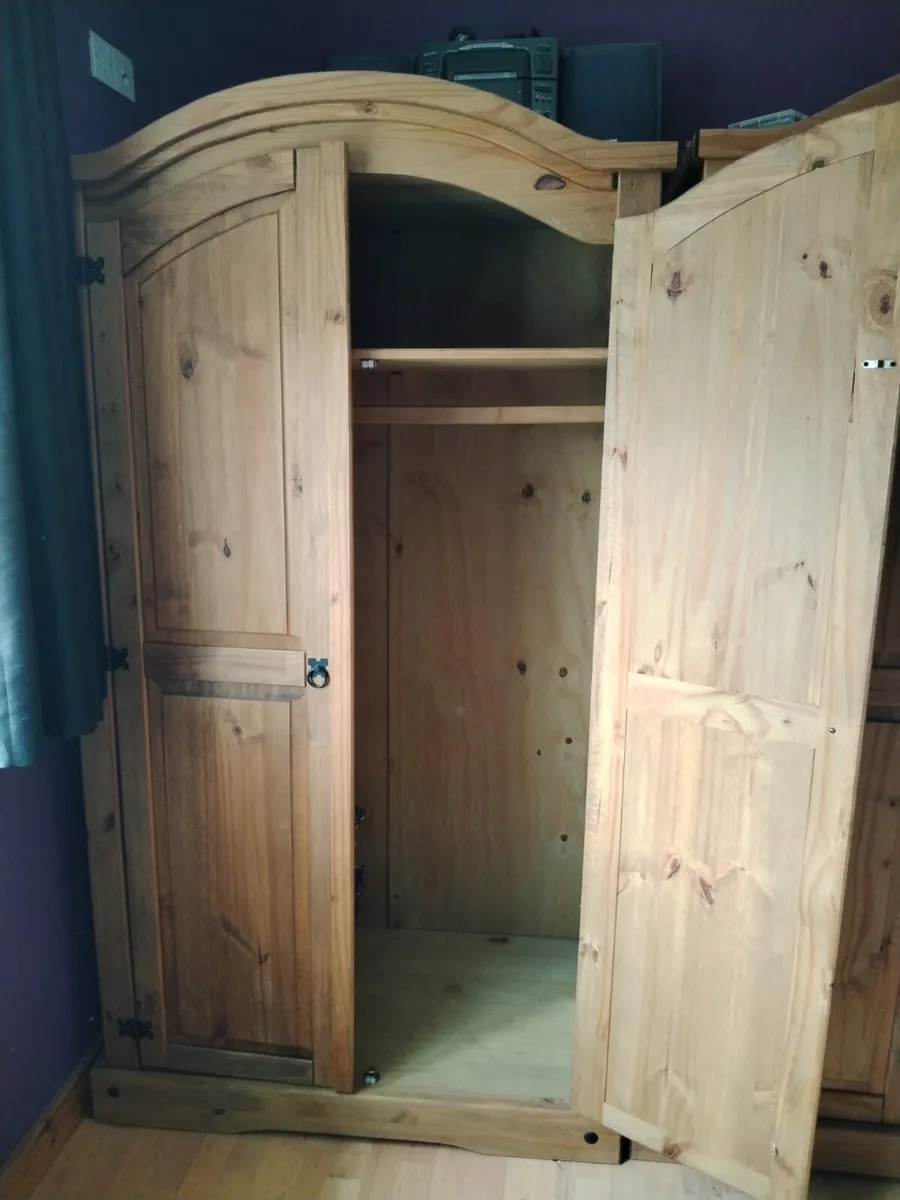Bedroom furniture - Image 2