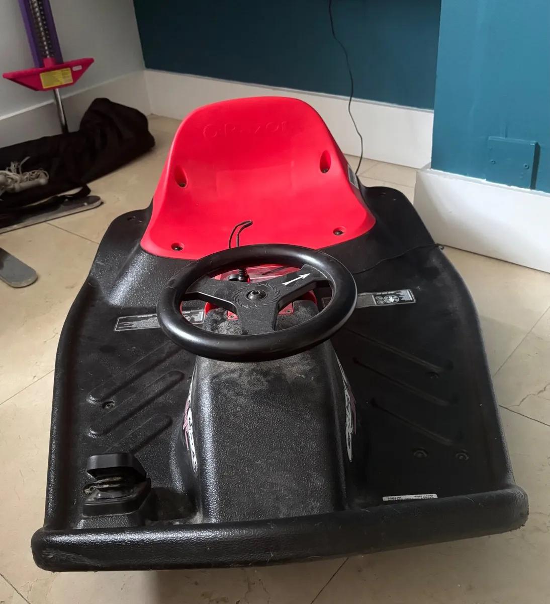 Toy car - Image 1