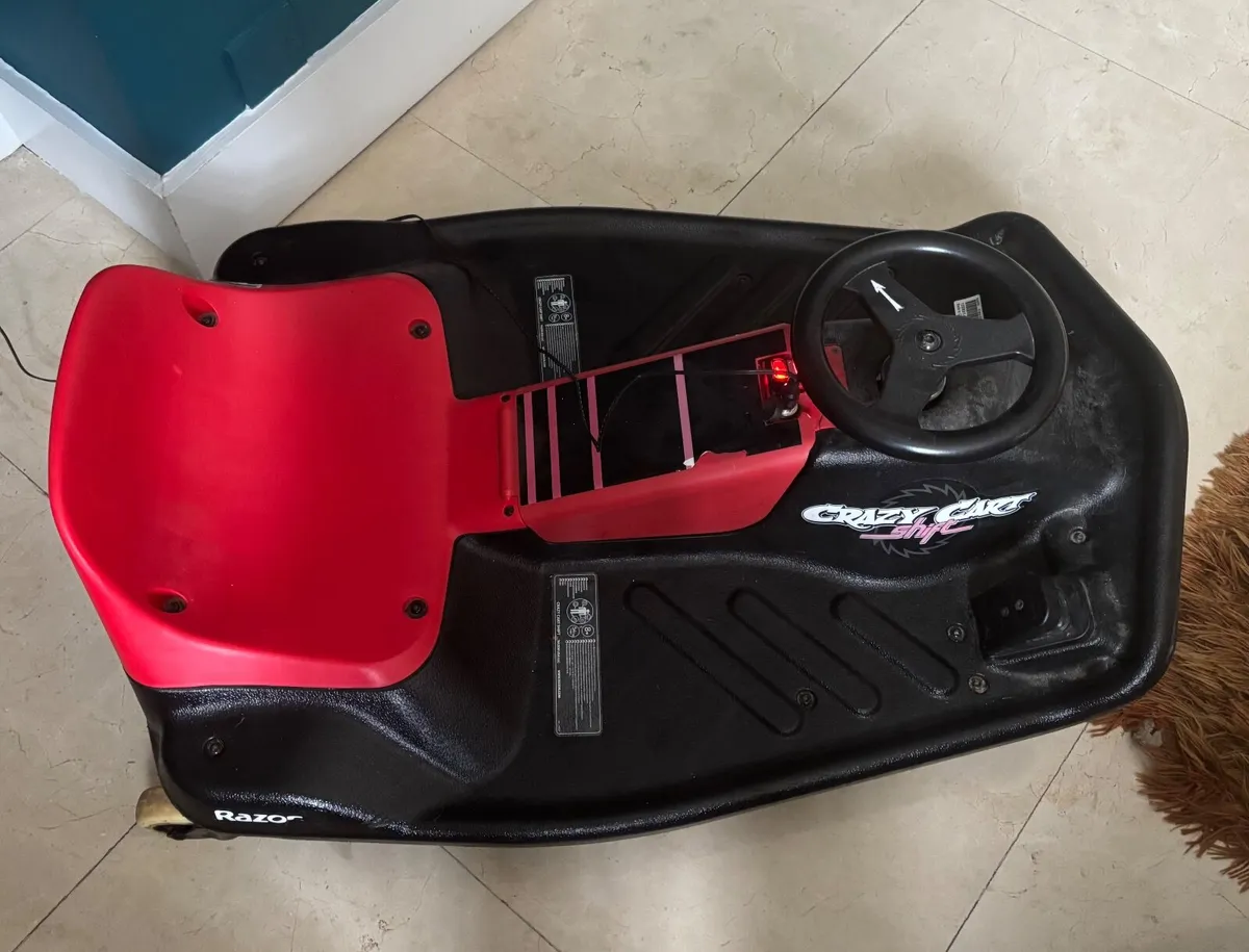 Toy car - Image 2