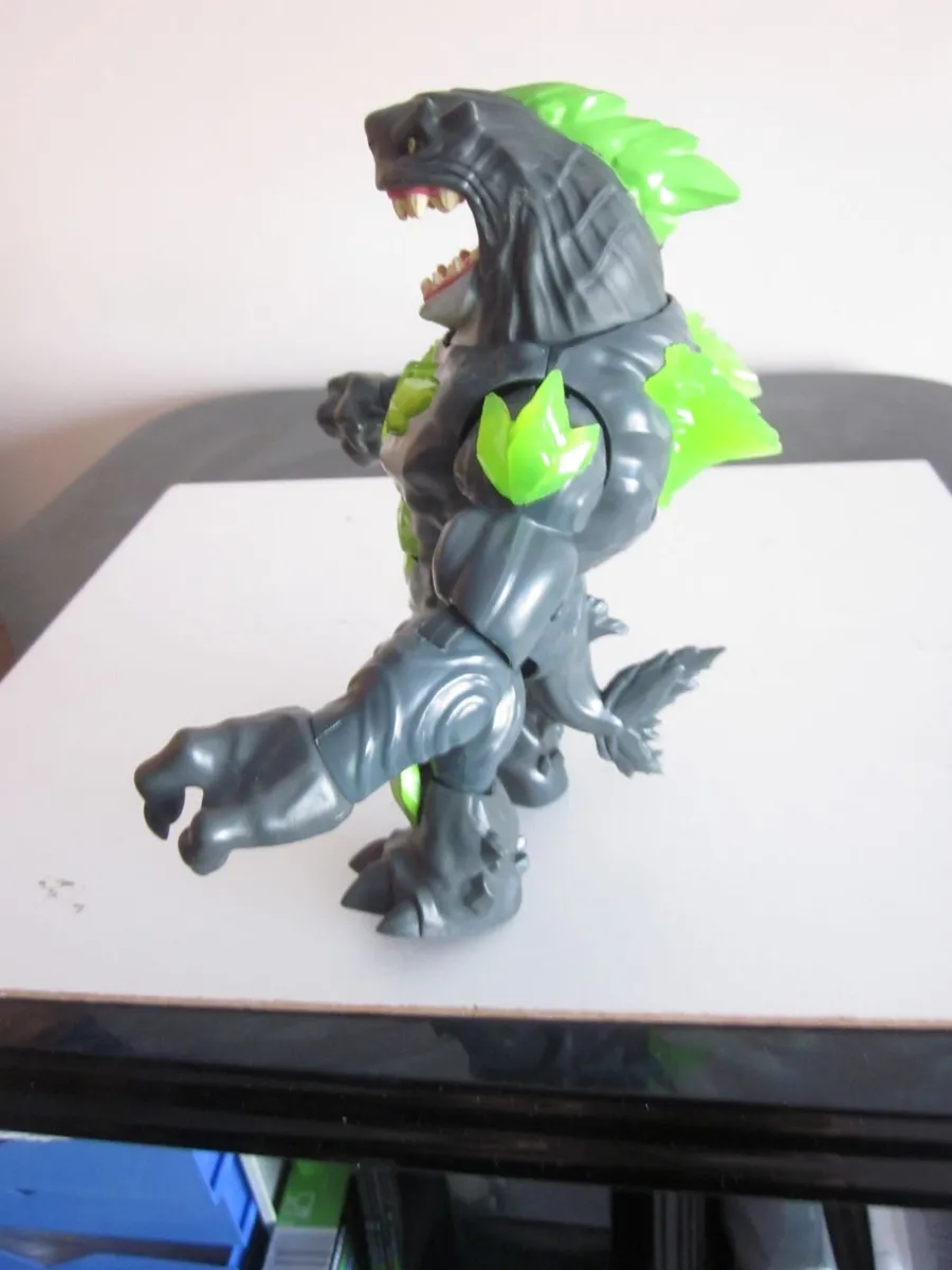 Beast Lab Creator Shark Figure With Lights/Sounds - Image 2