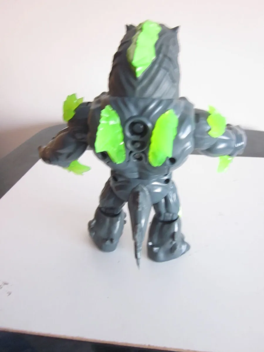 Beast Lab Creator Shark Figure With Lights/Sounds - Image 3