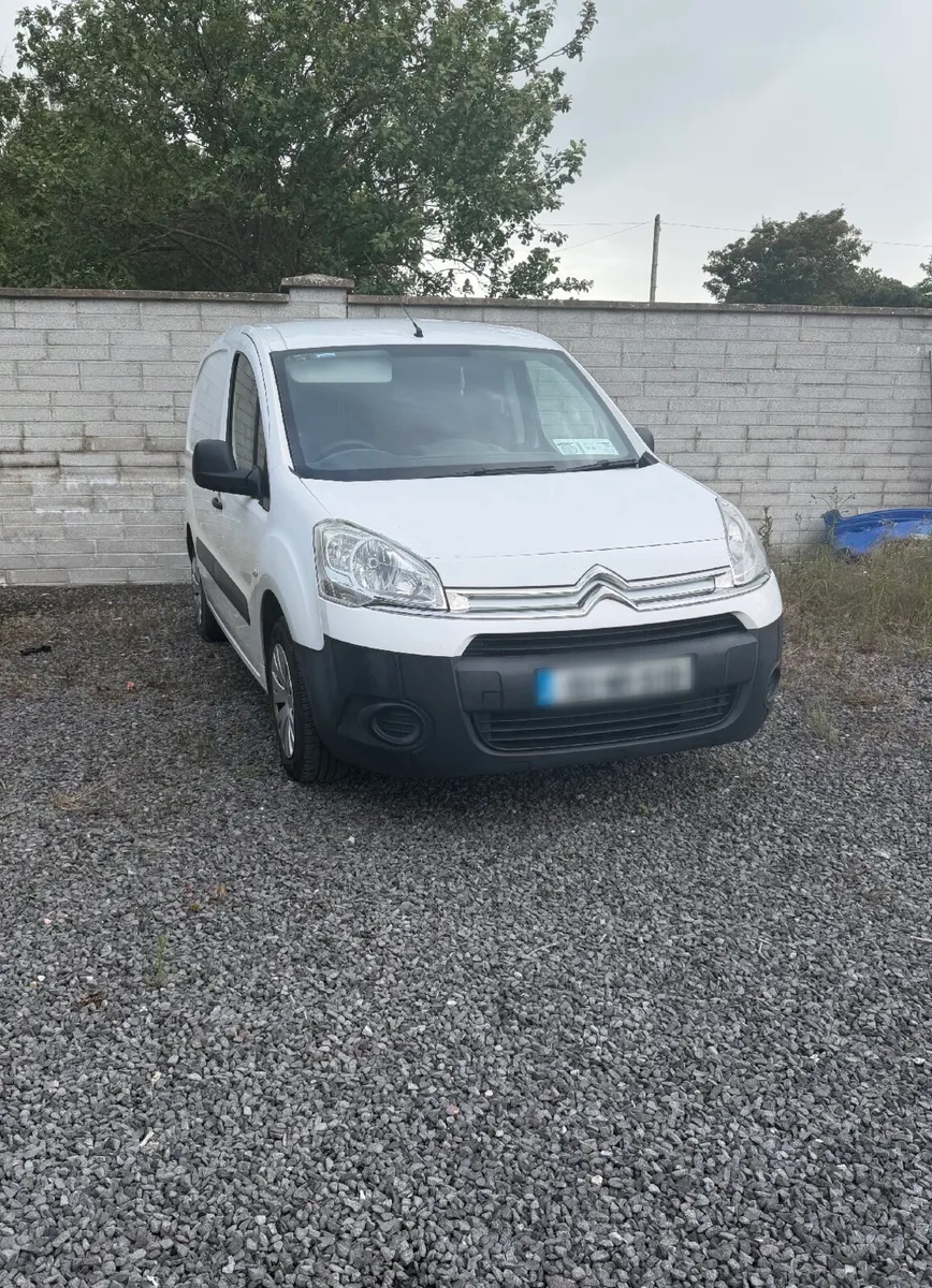 2015 Citreon Berlingo White - Image 4