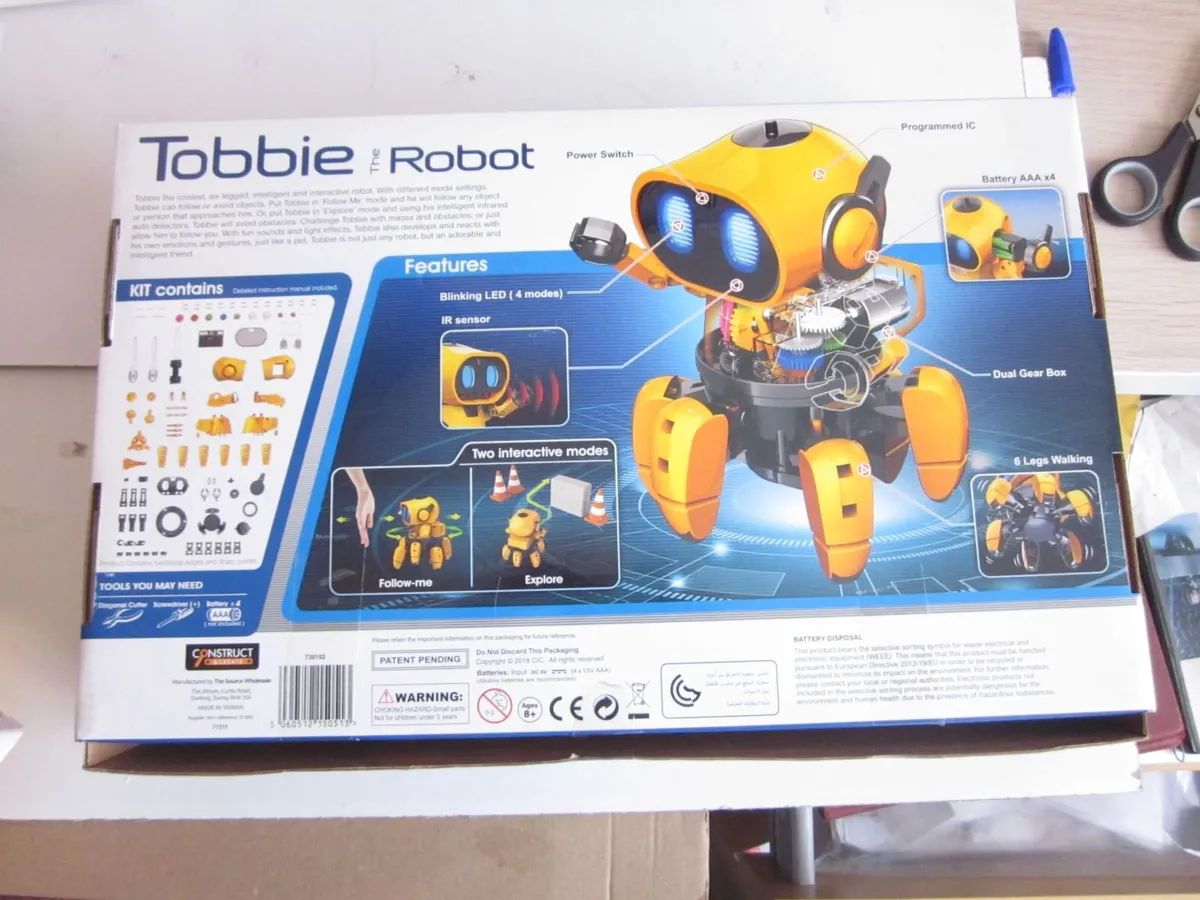 New Tobbie the Robot, Construct - Image 2
