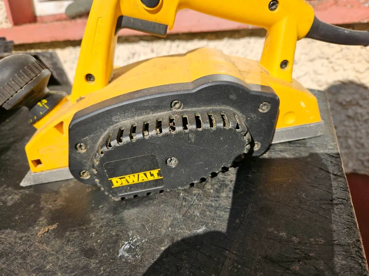 Dewalt 677L-xw 1.5 mm planer - Image 3