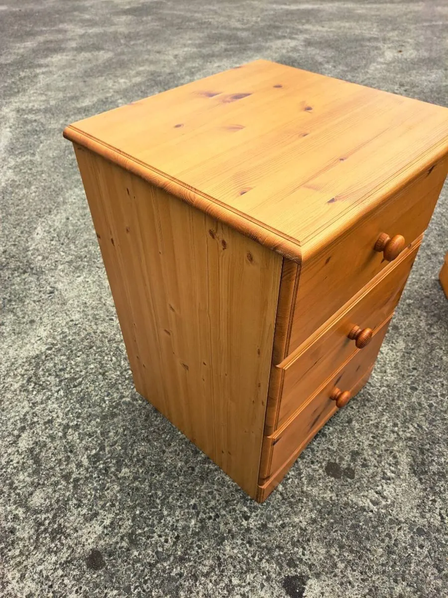 Lovely three drawer pine locker - Image 2