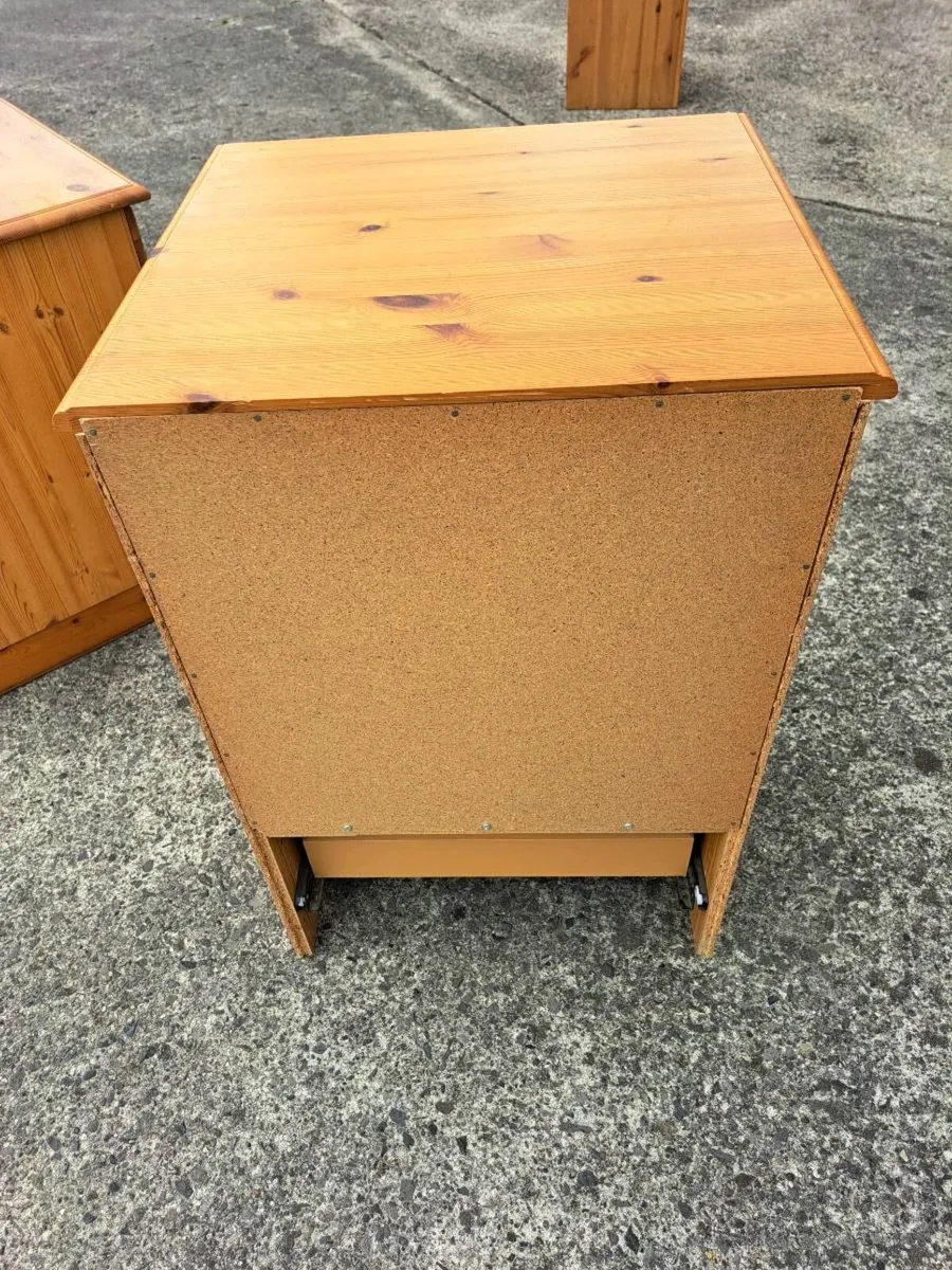 Lovely three drawer pine locker - Image 4