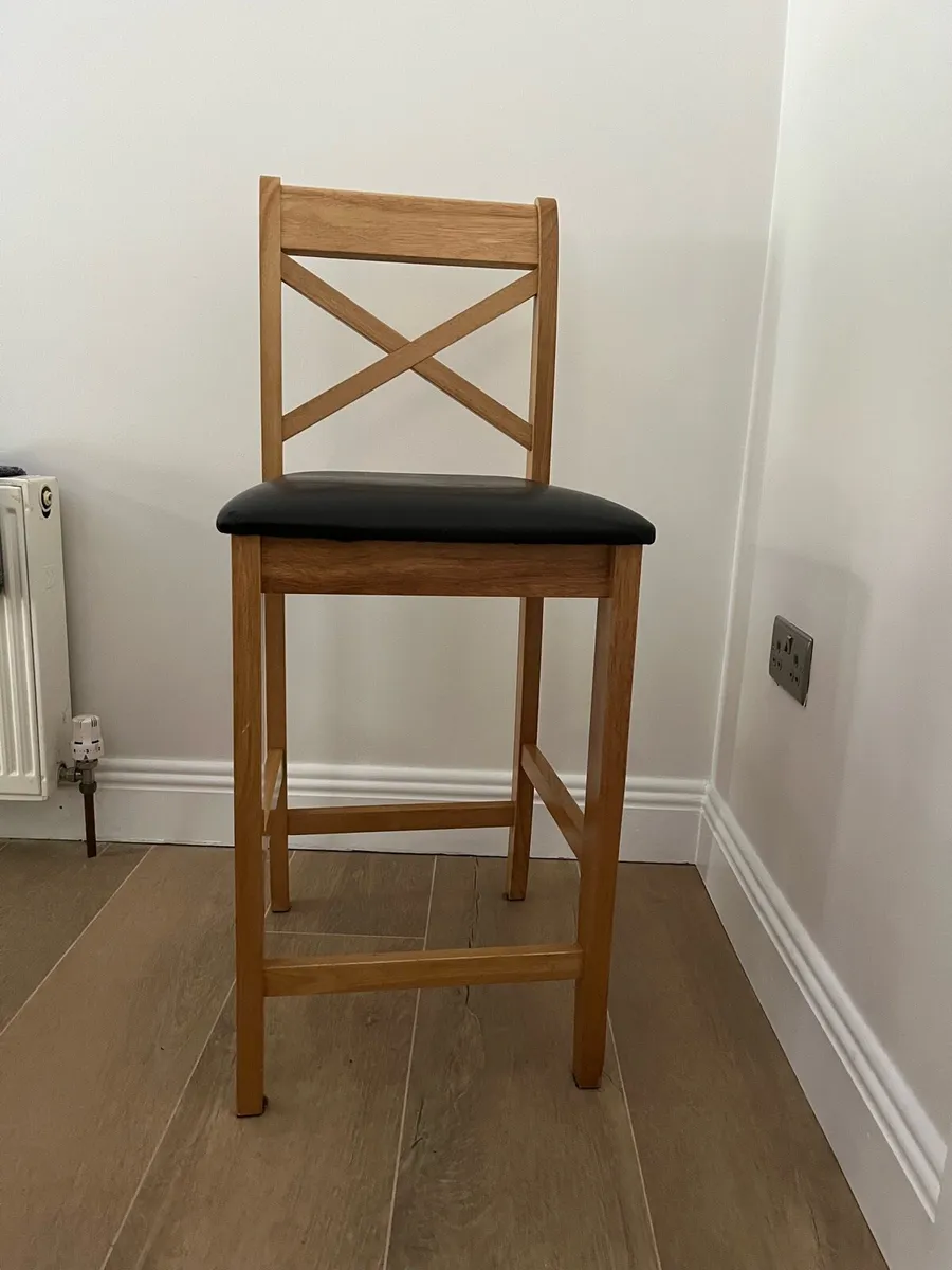 3 Brown leather and wood kitchen stools - Image 1