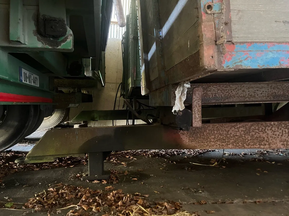 Grain / Turf Trailers 12T and 9T - Image 3