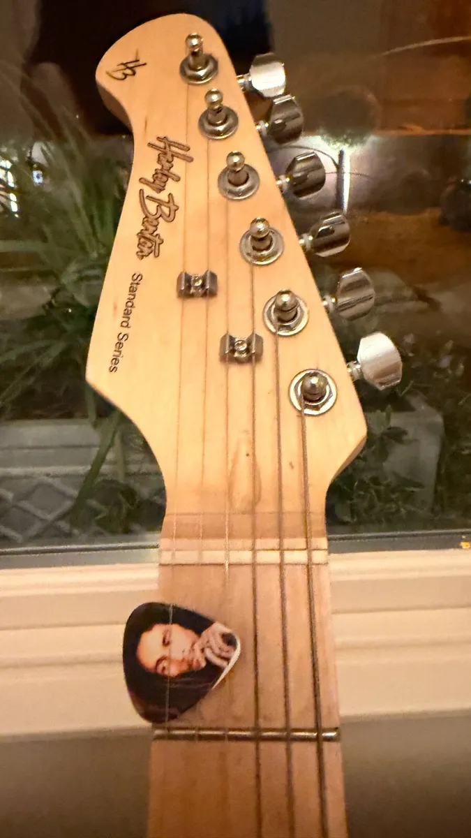 Lefthanded Stratocaster guitar & Vox Brian May amp - Image 3