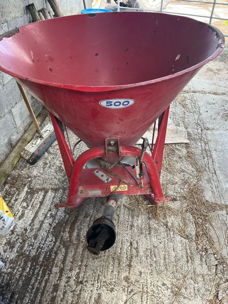 Fleming fertiliser spreader - Image 1