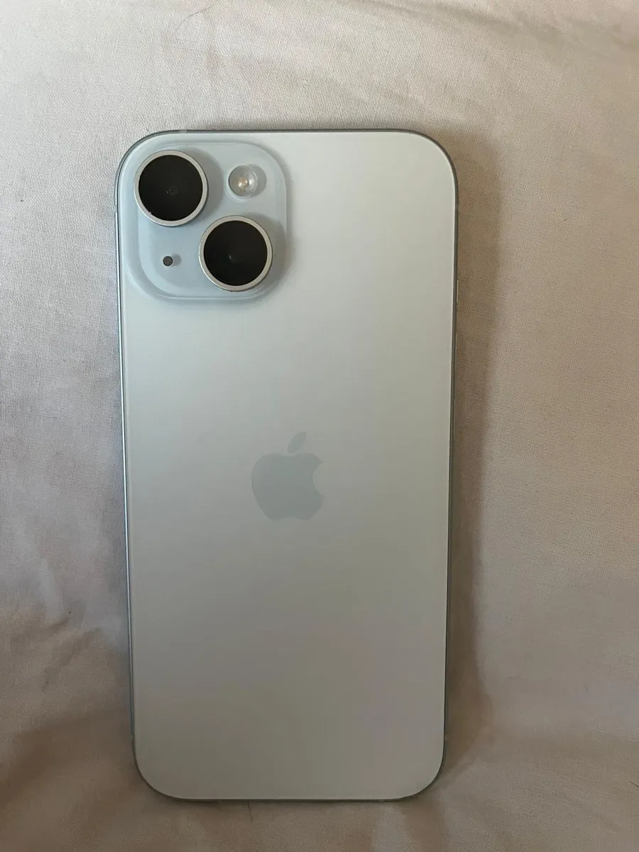 iPhone 15 - Image 2