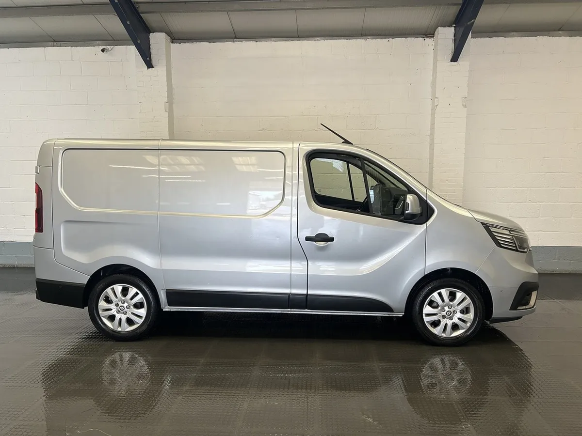 2024 Renault Trafic Panel Van - Image 1