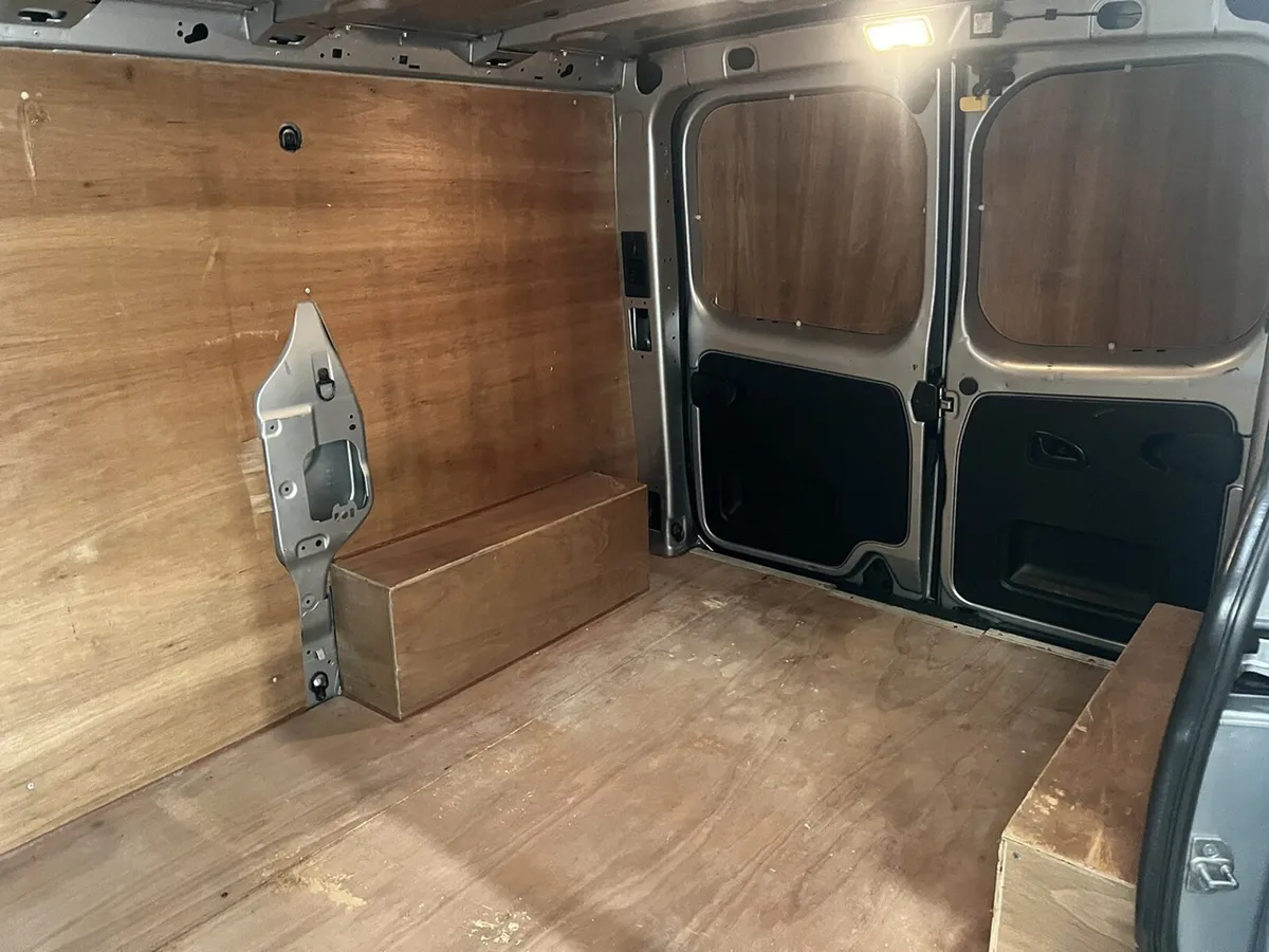 2024 Renault Trafic Panel Van - Image 3