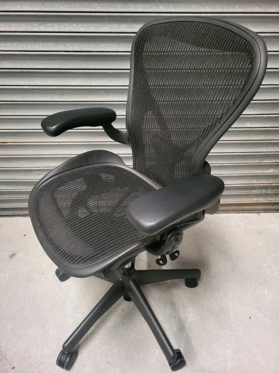 Herman Miller Aeron Posture Fit. Fully Loaded - Image 1