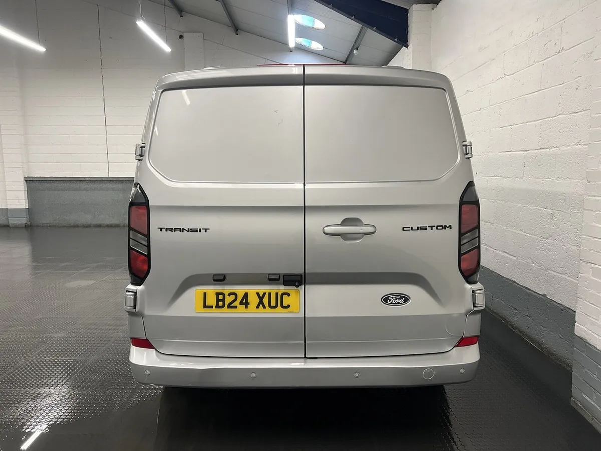 2024 Ford Transit Custom Panel Van - Image 4