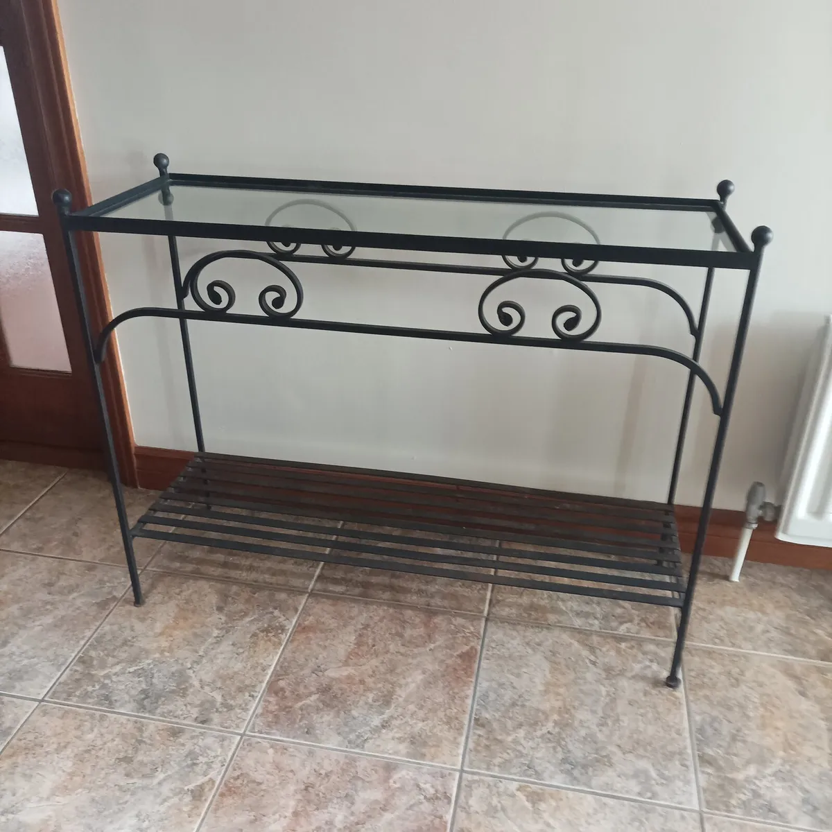 Table and mirror - Image 1