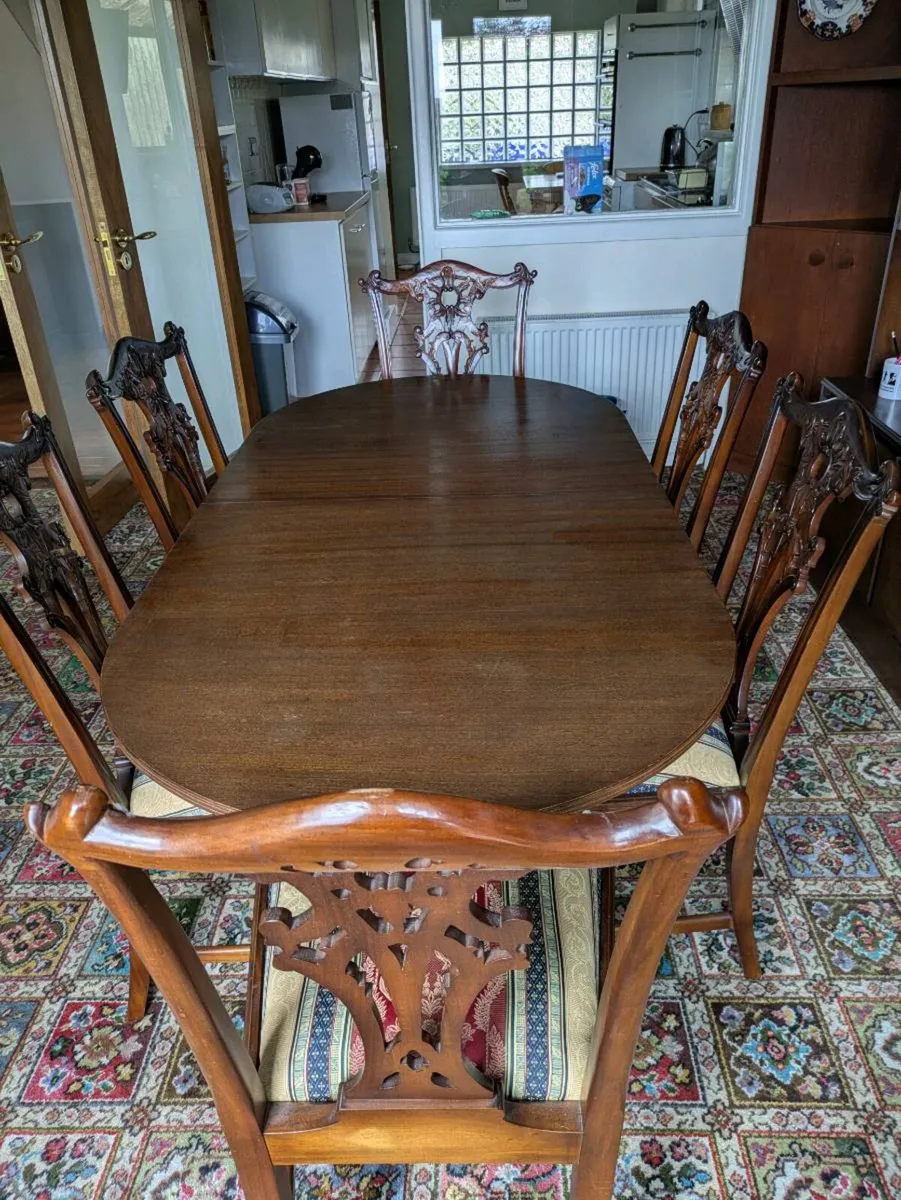 Dining table and chairs - Image 1
