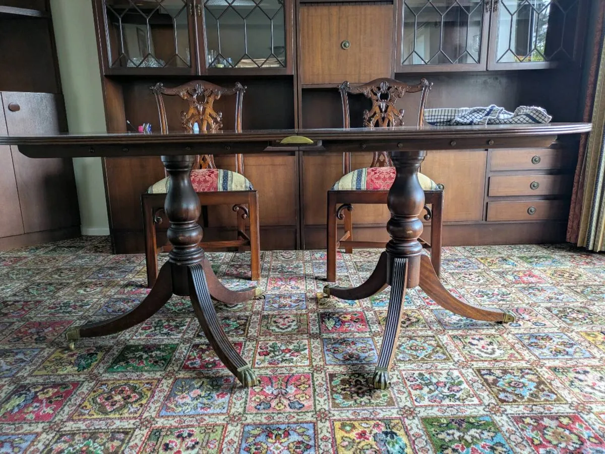 Dining table and chairs - Image 3