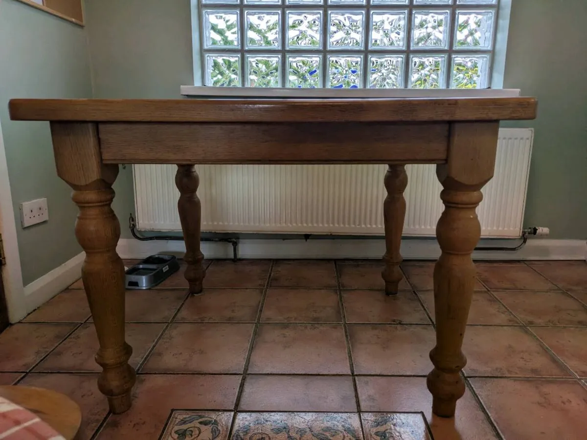 Kitchen table and 4 chairs - Image 2