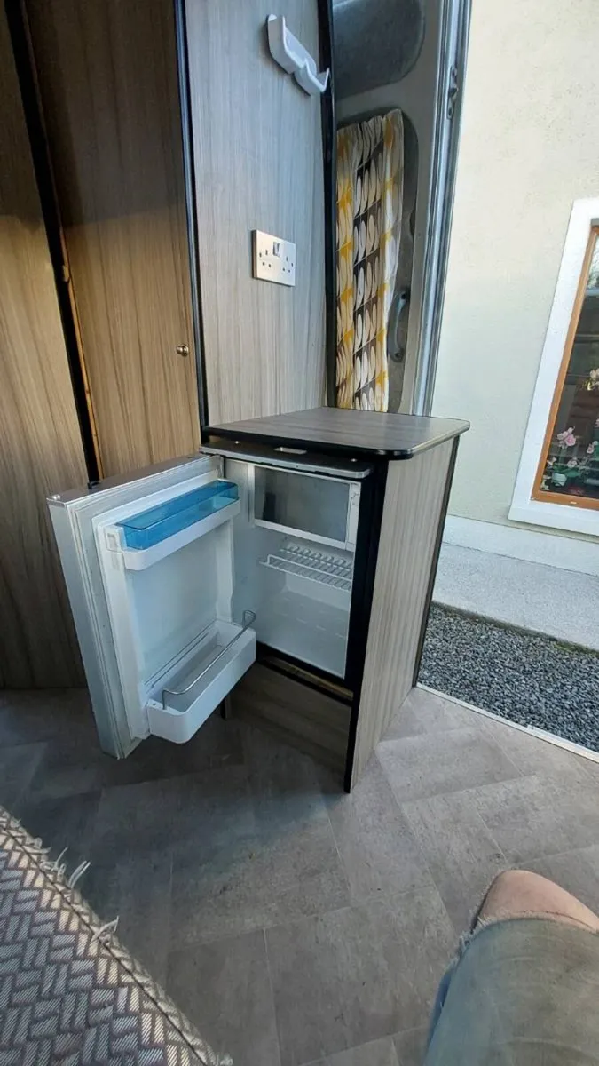 Camper - Image 1