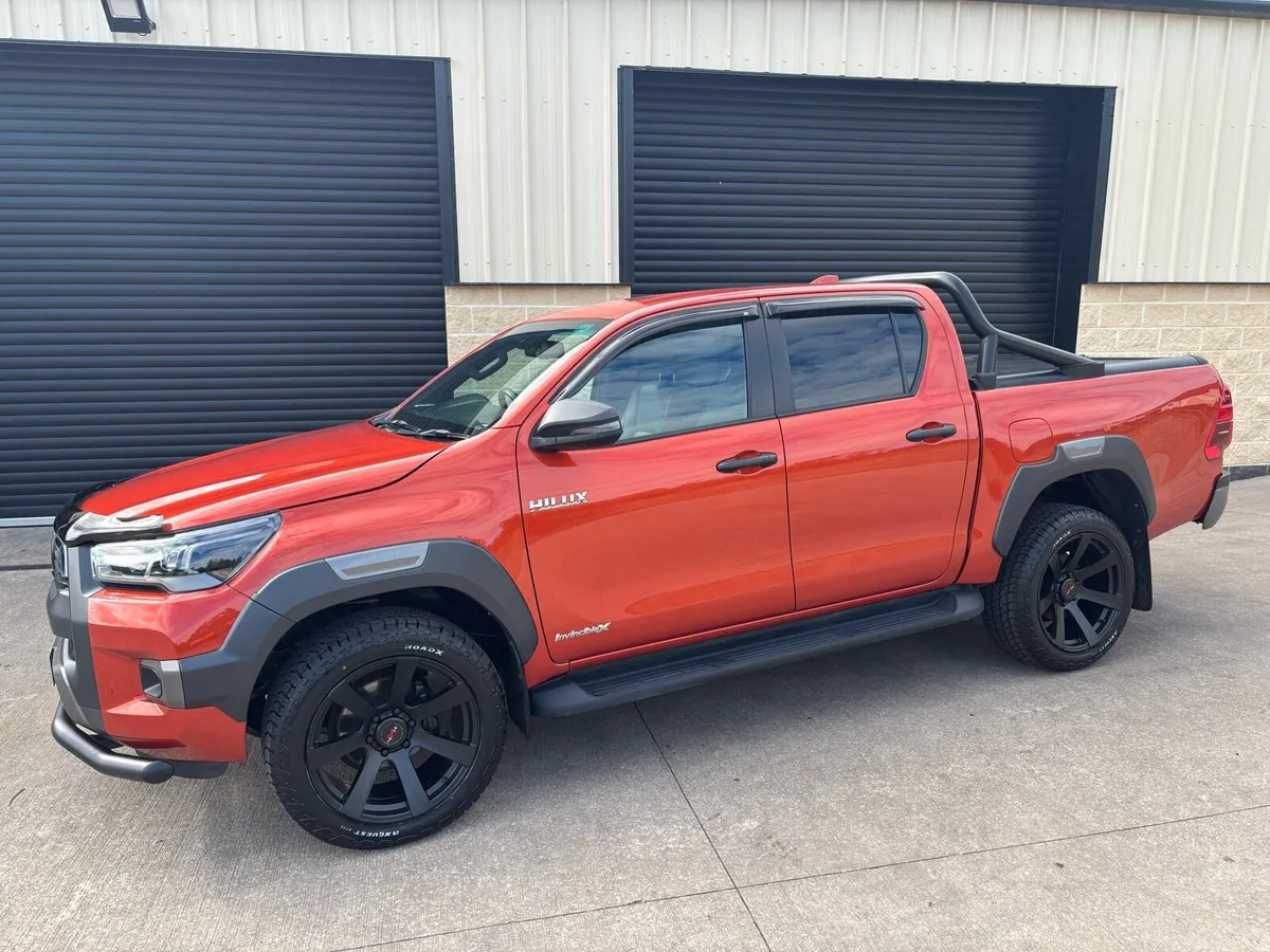 222 2022 TOYOTA HILUX 2.8 D4D INVINCIBLE X AUTO - Image 1
