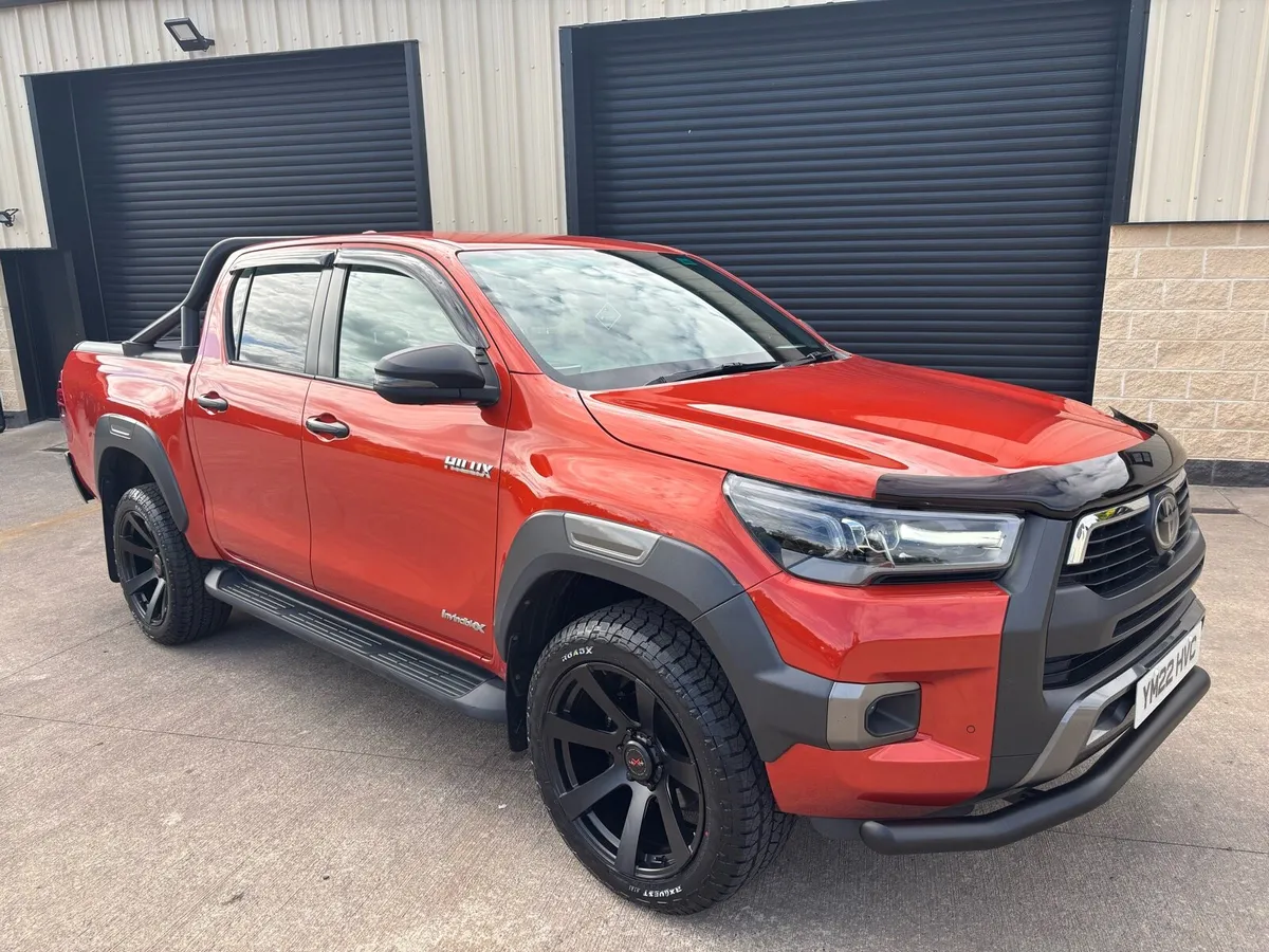 222 2022 TOYOTA HILUX 2.8 D4D INVINCIBLE X AUTO - Image 4