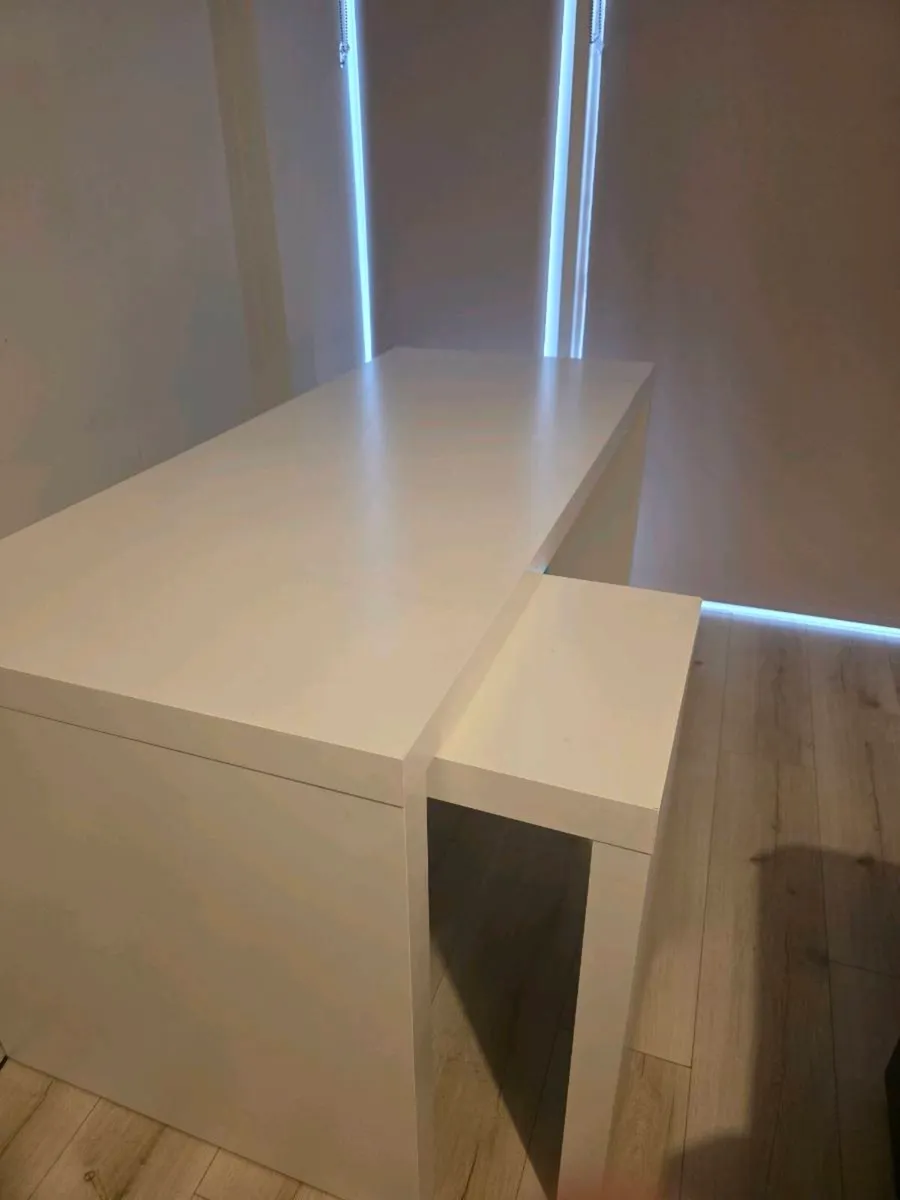 Office table - Image 2