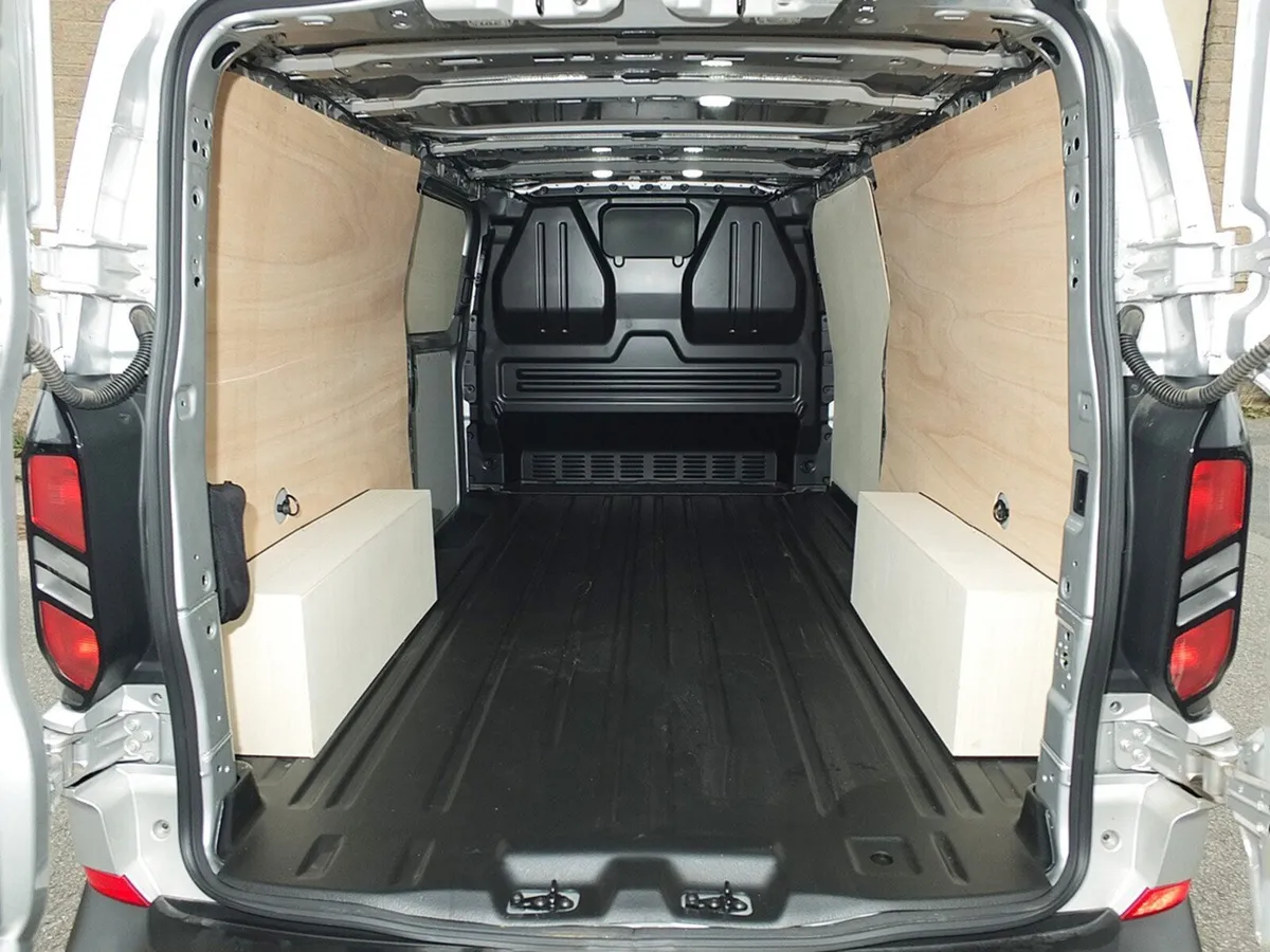 2024 Ford Transit Custom Panel Van - Image 4