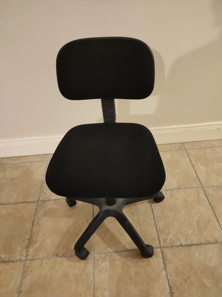 Office chair - Image 1