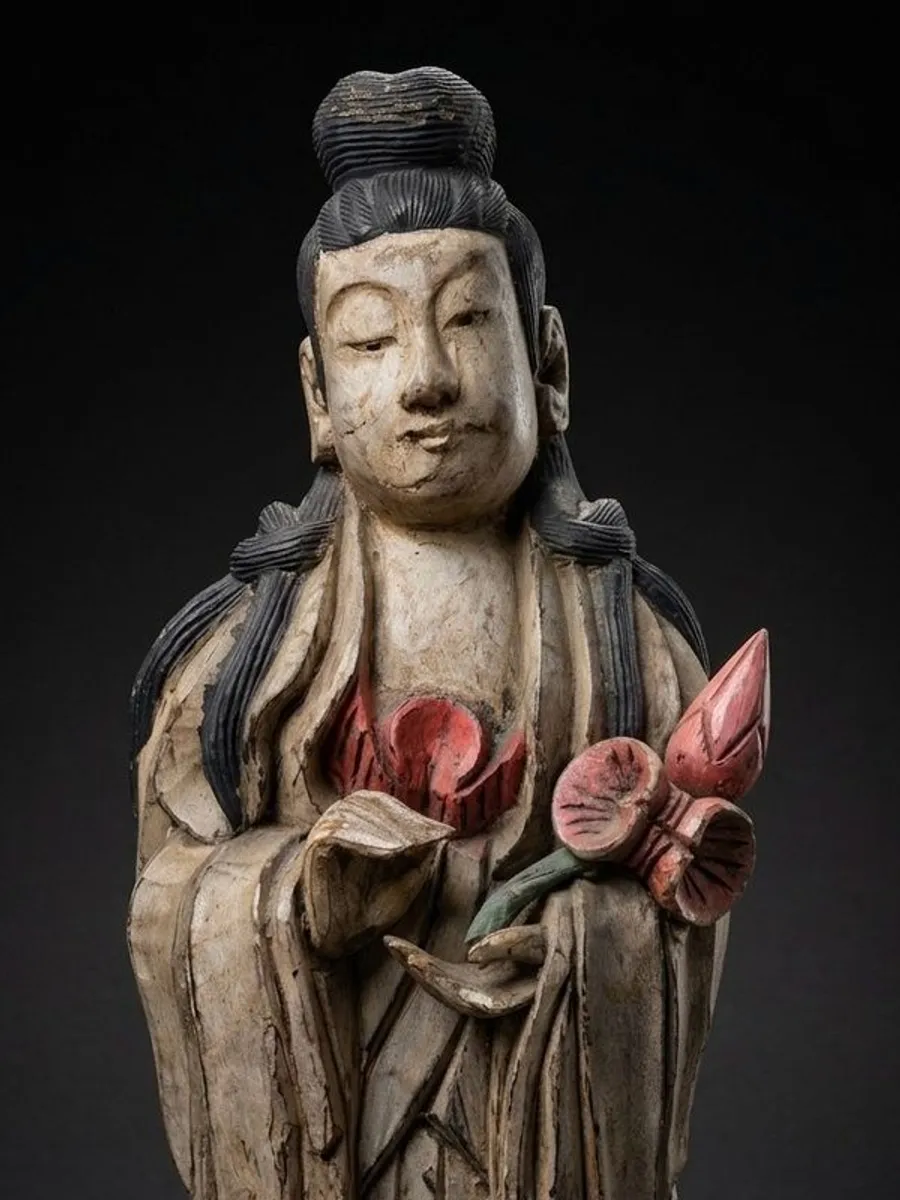 A Large Hand Carved Kwan Yin Statue - Image 3