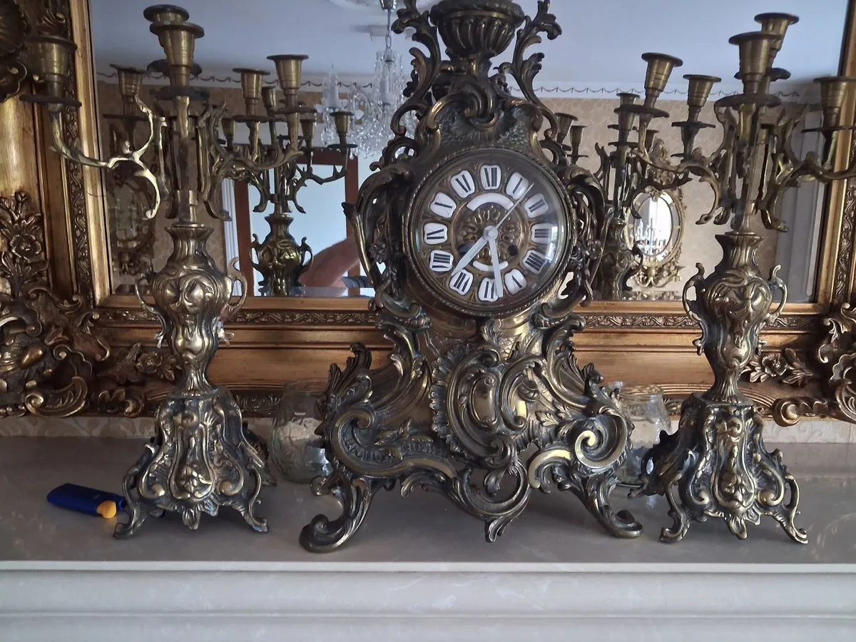 Brass clock set as seen - Image 2